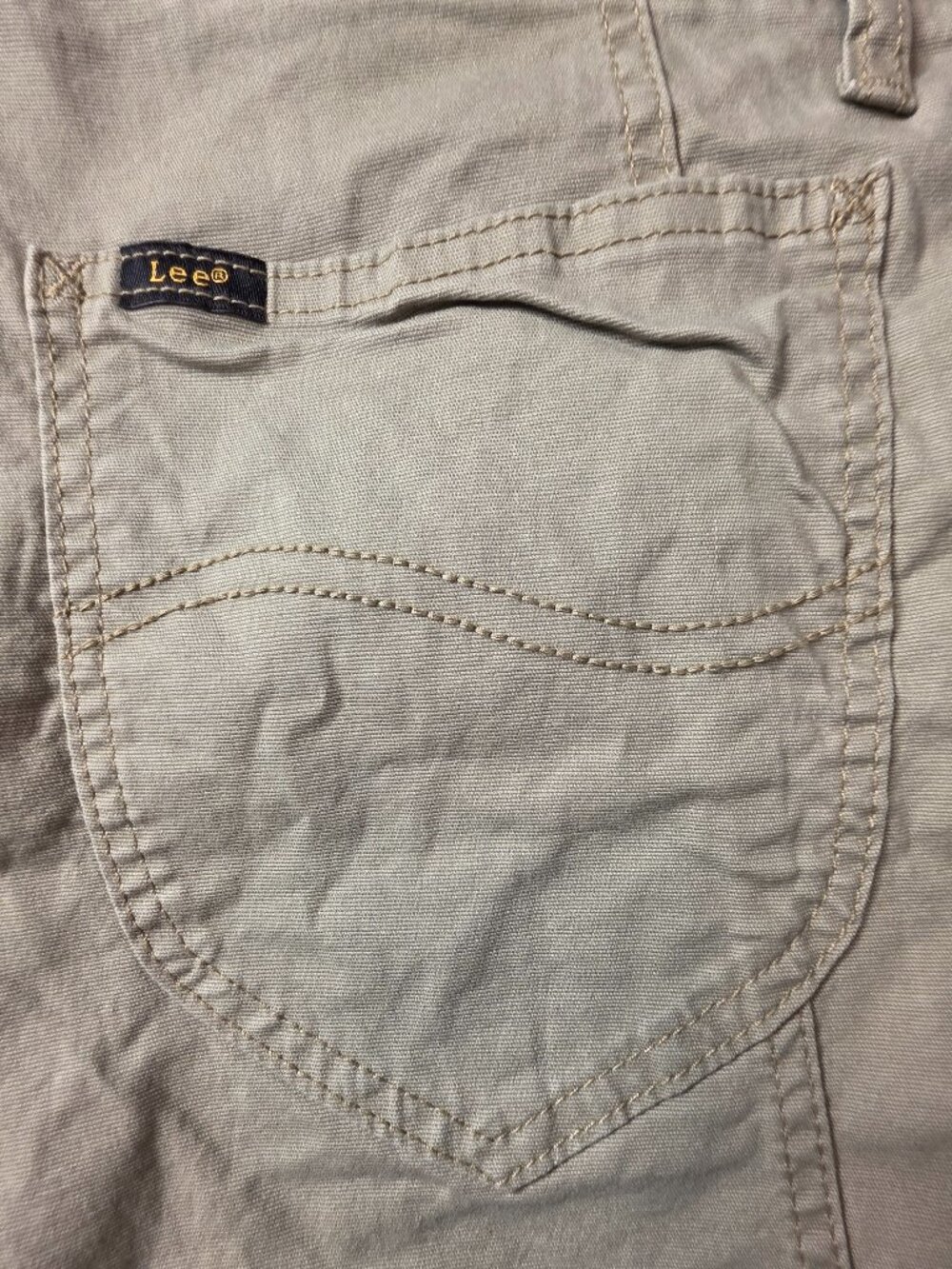 NWT Lee 8" Bermuda Women's Shorts, Size 14 - Picture 3 of 10